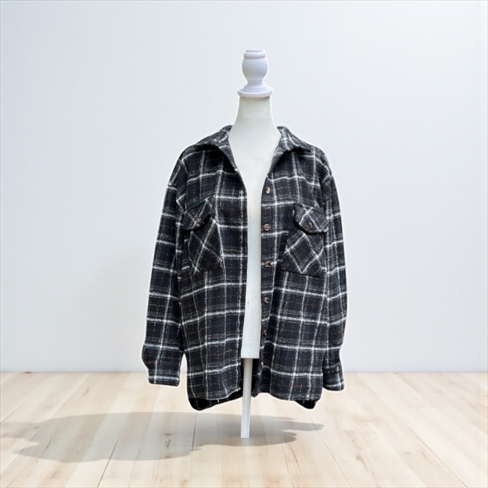 She+Sky Button Front Plaid Shacket in Black & White Medium